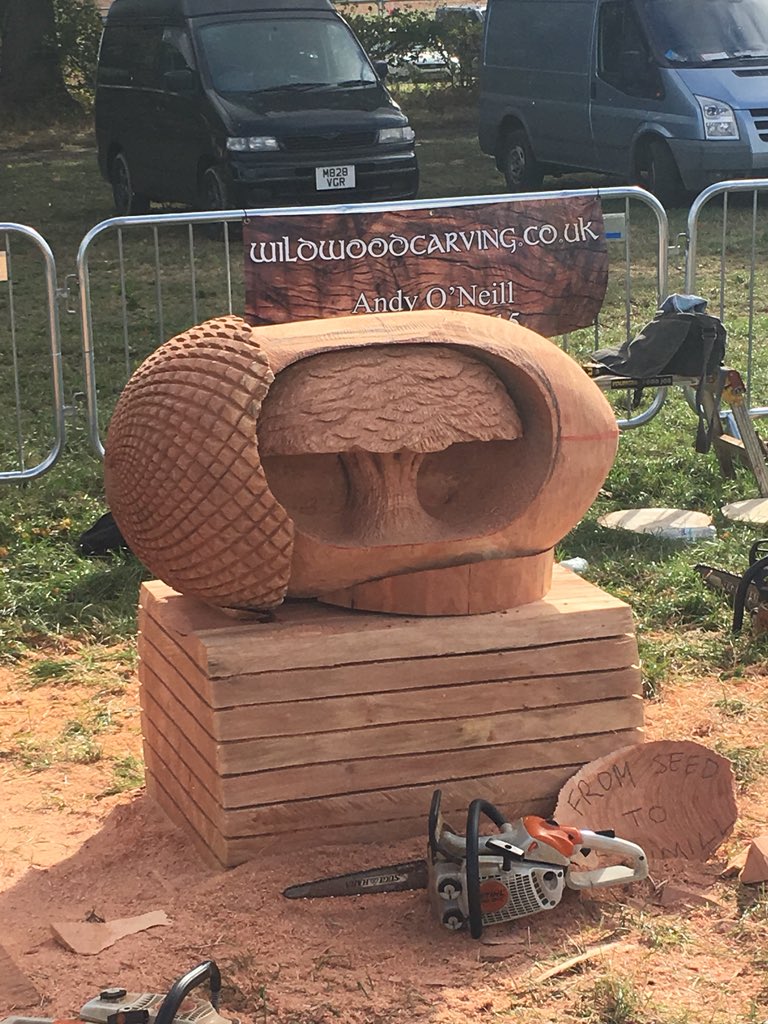 Last day at the APF show enjoying looking at all the chainsaw carving