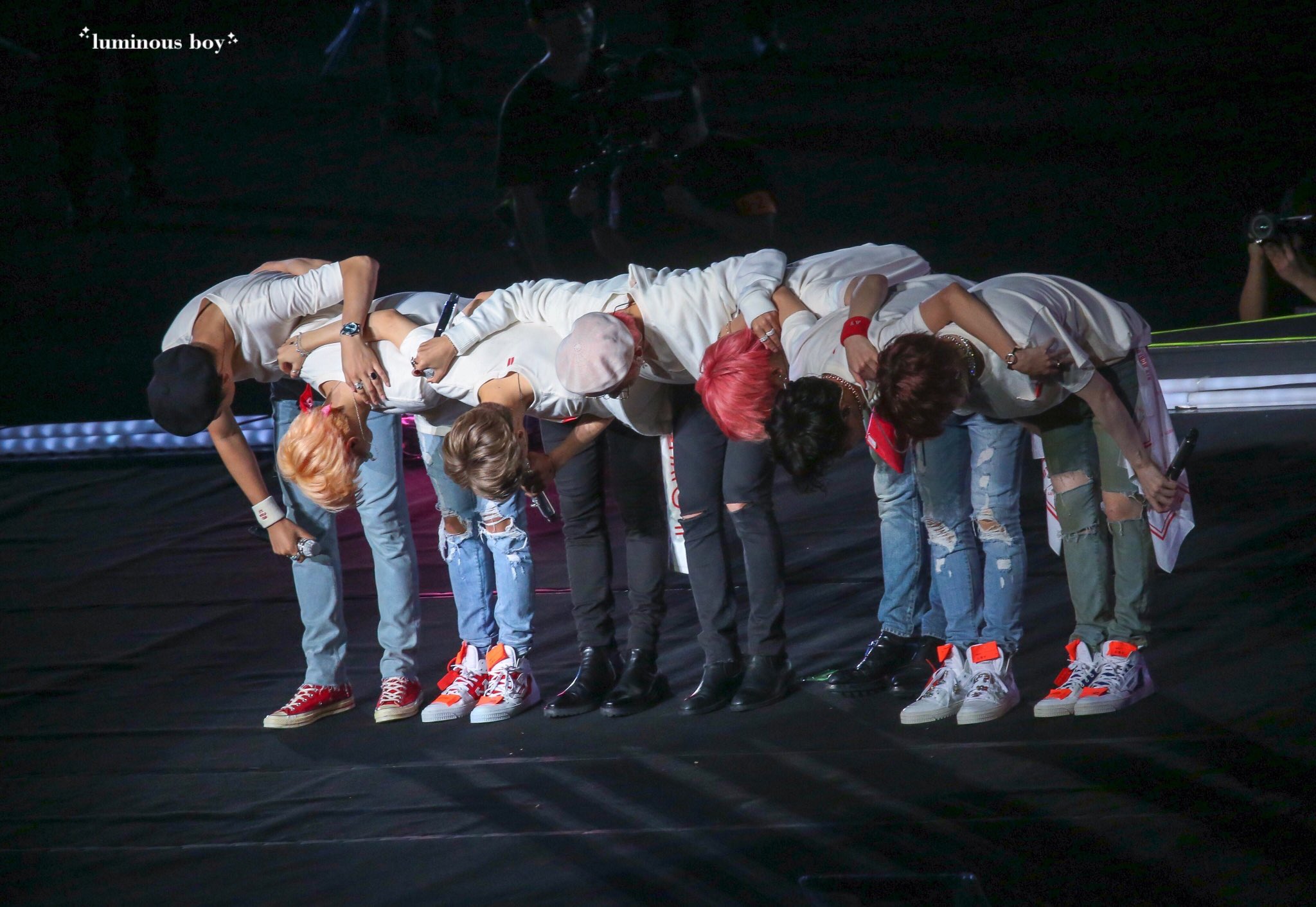 ぽっちゃりママ 前から見るとなんとも思わないけど 後ろから見ると ジンの足の長さが 横がナムだから余計に その横もジミンちゃんなんだけど ジミンちゃんのが腰の位置高い Www でも 私はそこも好き ちょっと抜けてるジンニムが好き Bts ジン