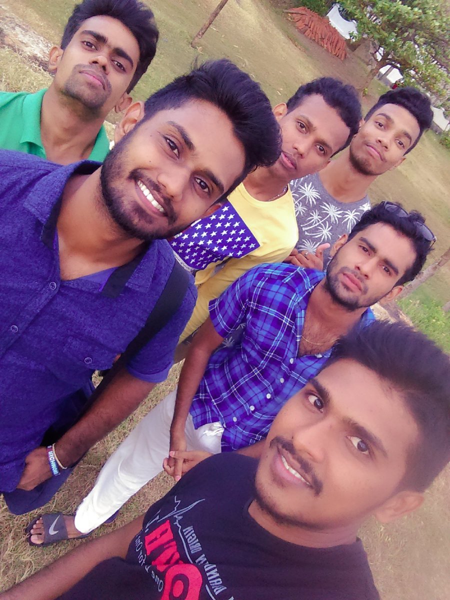 shamaalka's tweet photo. 150% Done 😂
#OrangeIT #OrelIT #OIT #RDA2P #Fam #OfficeVibes #Galle #lka https://t.co/WKY4dSZqkx