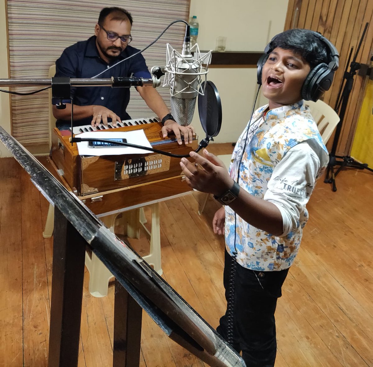 DreamersPR's tweet photo. Feeling Lucky to announce Our #LuckySinger Chaitanya Devadhe.

Welcome to our #LuckyFamily ❤️ @lucky_film 

#Lucky Releasing on 7th Dec 2018 https://t.co/j2GCKtzLPX