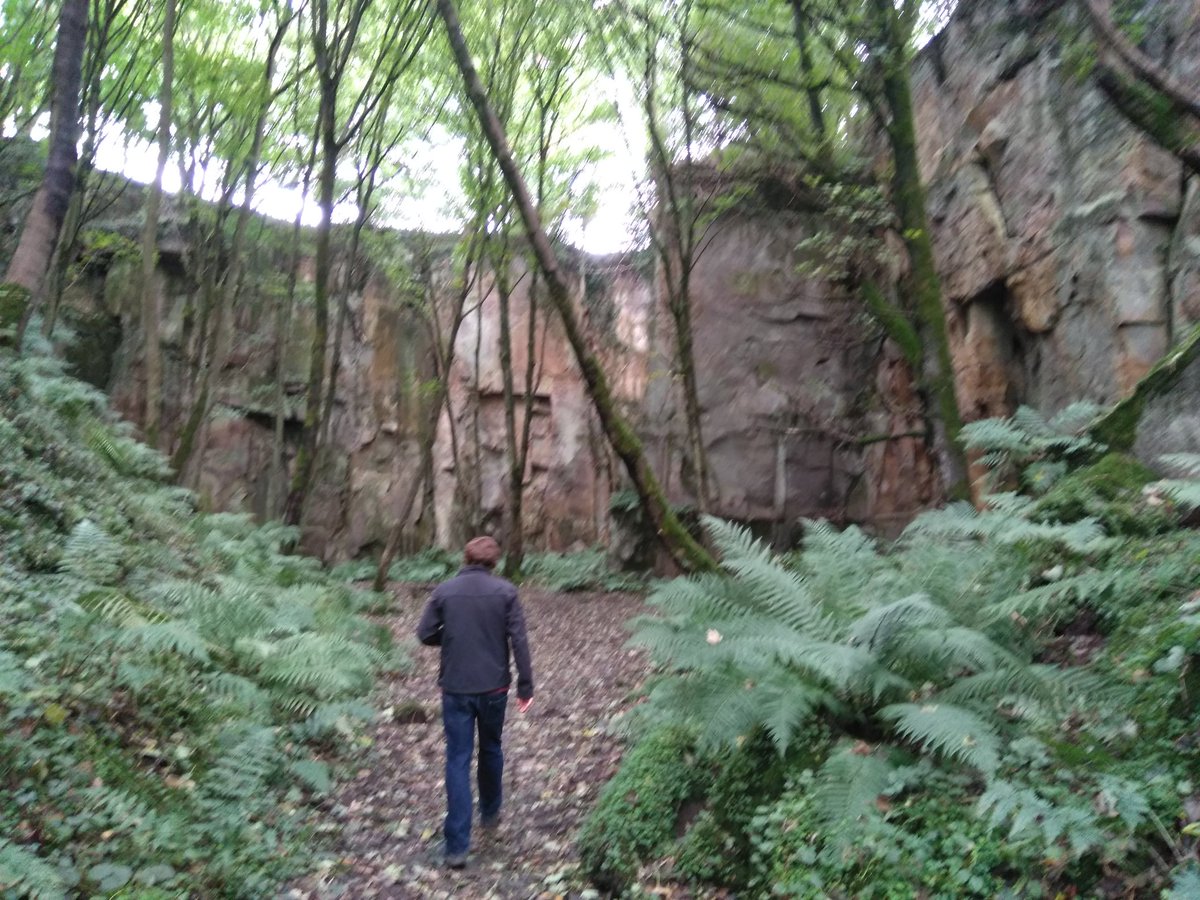Weekend #Derbyshire walks with two geologists...of course we're going to accidentally find the abandoned quarry!