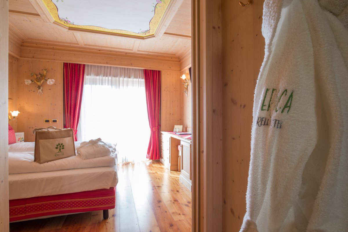 Hotelericasiago's tweet photo. Hotel Erica Asiago
Pubblicato da Alberto Vescovi · 1 h · 
Buon sabato amici!Iniziamo a pianificare un ottimo week end di relax con la scelta della stanza giusta. Vi presentiamo per iniziare la nostra Suite Stella Alpina
Vi piace?
#Relax #Hotel #Erica #Relax #Benessere #Le7Regole https://t.co/AFk3A69X2u