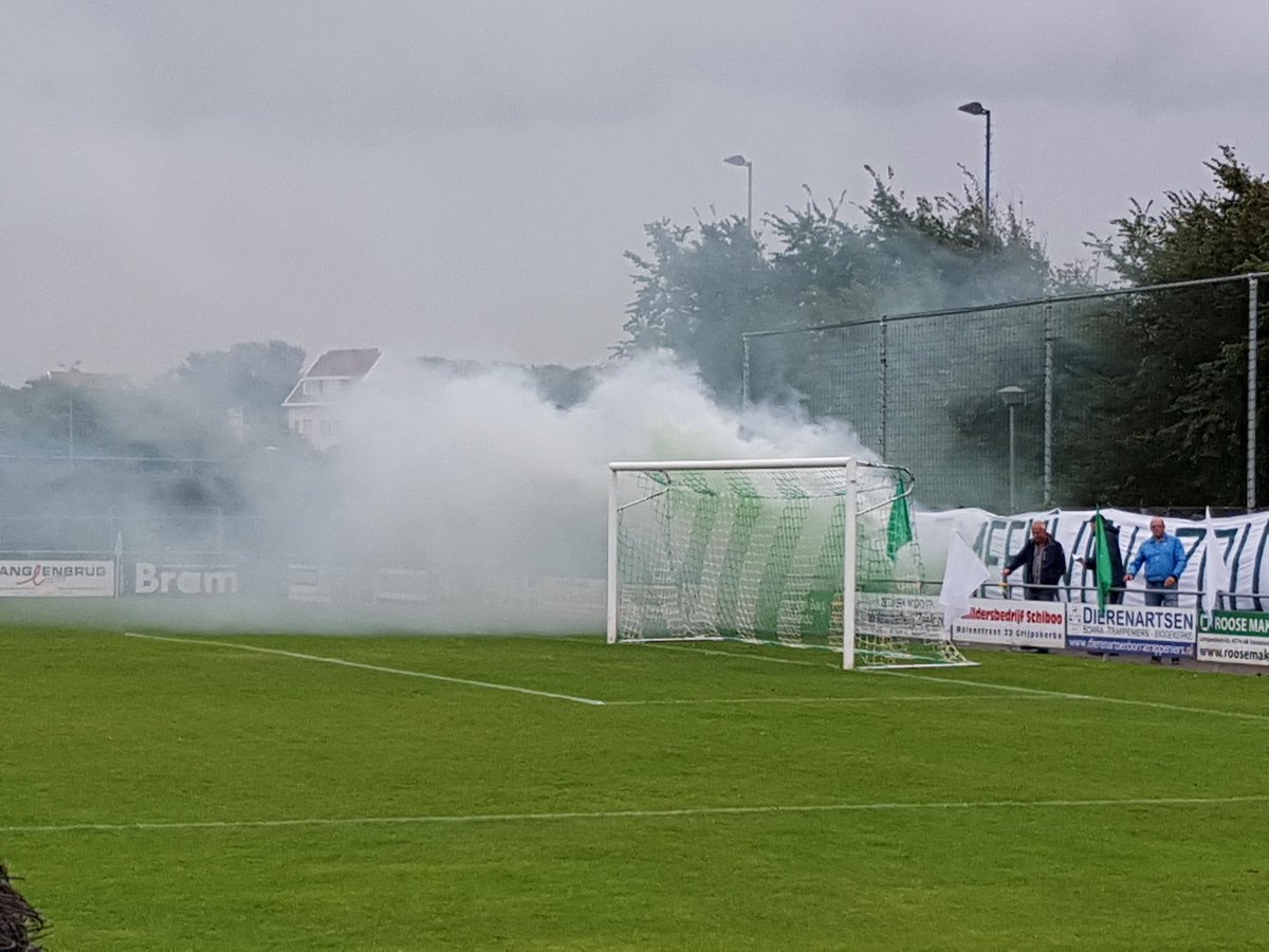 zeeuwserat's tweet photo. 1e wedstrijd in de 1e klasse voor @vvDeMeeuwen #Zoutelande #MEEfor https://t.co/TQghJ969FZ