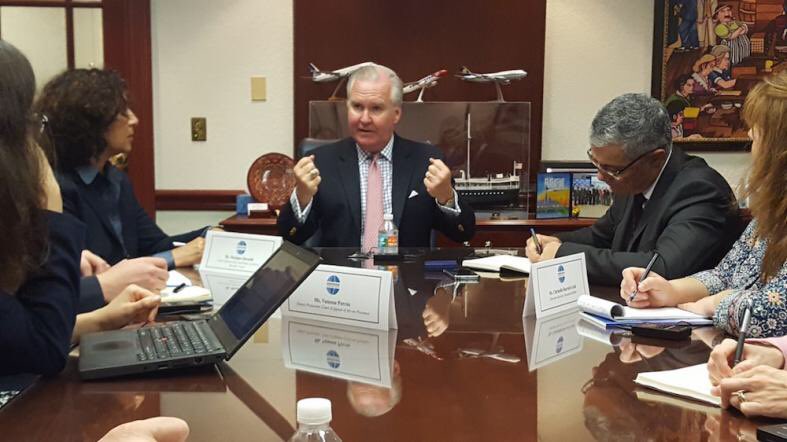 USEmbTurkiye's tweet image. Dünya şehirleri bir araya gelerek terörle yerel düzeyde mücadele edebilir mi? @StateDeptCT’nin Kardeş Şehirler Şiddet İçeren Aşırılıkla Mücadelede Ortaklık Programı hakkındaki blog yazısı #DipNote’da: go.usa.gov/xPTbk @Strong_Cities #CVE