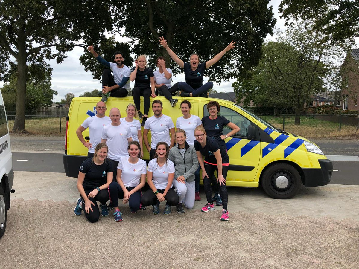 mmc_seh's tweet image. Team #MMC meets team #viecurie! Wat een toppers! #sponsorloop #SGOrun @mmc @SGOfonds @VieCuri