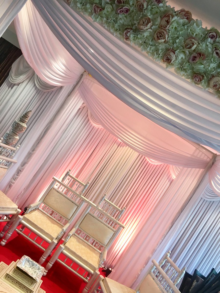 MidlandMandaps's tweet photo. Indian weddings at Hogarths Solihull
Many congratulations to the happy couple, thank you for choosing Midland Mandaps Ltd
https://t.co/O2sM55tJUS
#Drapedmandap #Floraldrapedmandap #mandap #hinduweddings #Autumnweddings @HogarthsHotel https://t.co/DGraNhKoLb