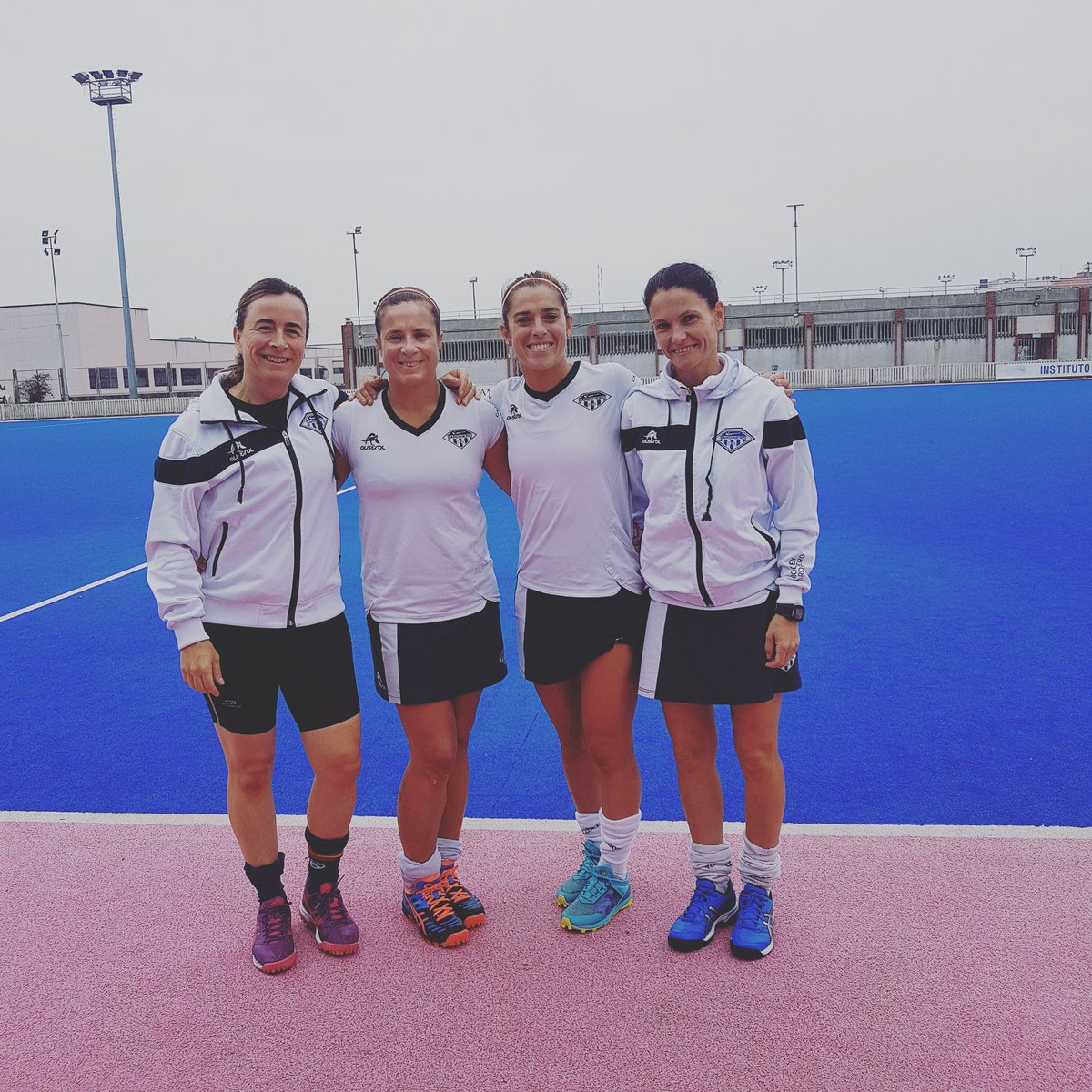 Jovenes promesas!! #sardinero VS  Jolaseta hoy a las 16:00 Un placer compartilo con mis grandes referentes