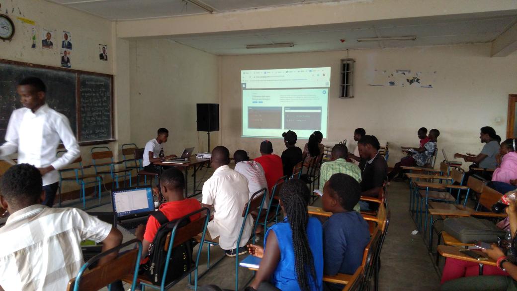 solomonalvink's tweet image. Student hands on @progate_en