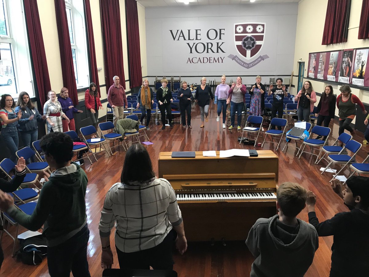 RuthieMcC19's tweet photo. A fabulous end to the 1st Ebor Music Education Conference with delegates and   Beatus Csntus  training choir from  ⁦@York_Music⁩ ⁦@eboractrust⁩  ⁦@NYCOScotland⁩ https://t.co/zbCnaAuIsi