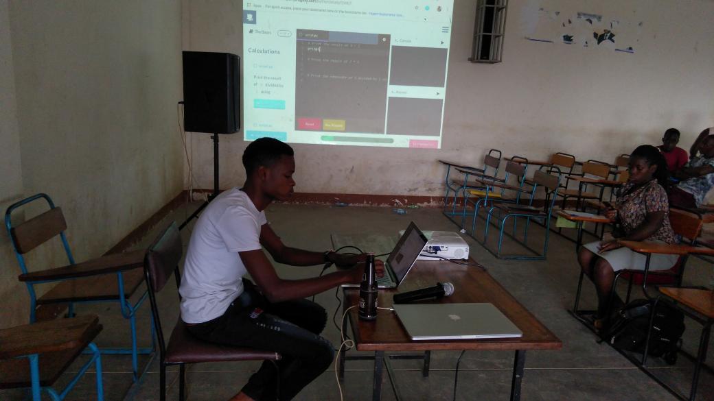 solomonalvink's tweet image. Student hands on @progate_en