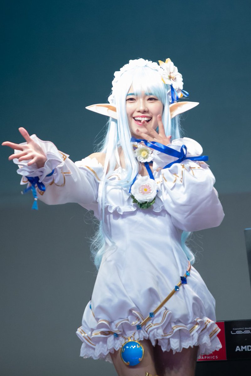 4d105s25p2's tweet photo. 2018.09.22 @ TOKYO GAME SHOW 2018
DMM GAMES 「あいりすミスティリア！」
キャラクター：ユー

#東京ゲームショウ #東京ゲームショウ2018 #TGS2018 #あいりすミスティリア #あいミス https://t.co/fkRn7CXgRB