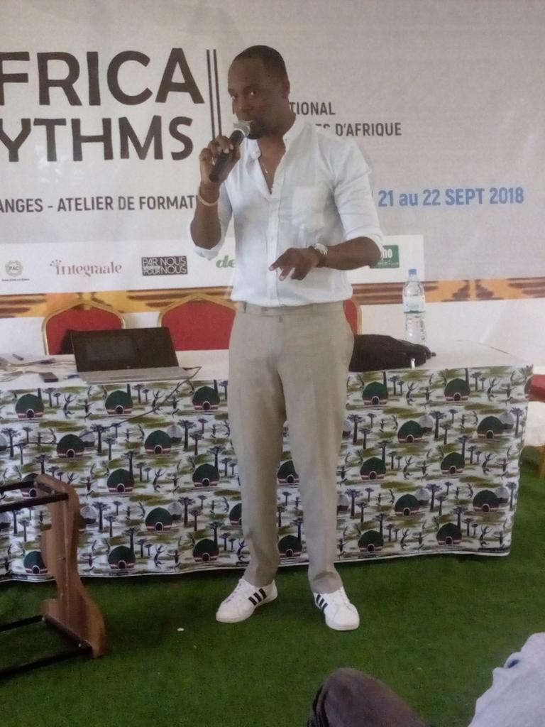 Africa_Rythms's tweet photo. "@angeliquekidjo et tant d'autres sont la preuve qu'il n'y a que la bonne musique qui est faite pour durer. Si vous voulez que votre #musique perdure, il vous faut de la rigueur et une démarche artistique" @cotonouboytv (#NastyNesta) sur les carrières musicales à #africarythms https://t.co/eZH55tUm6r