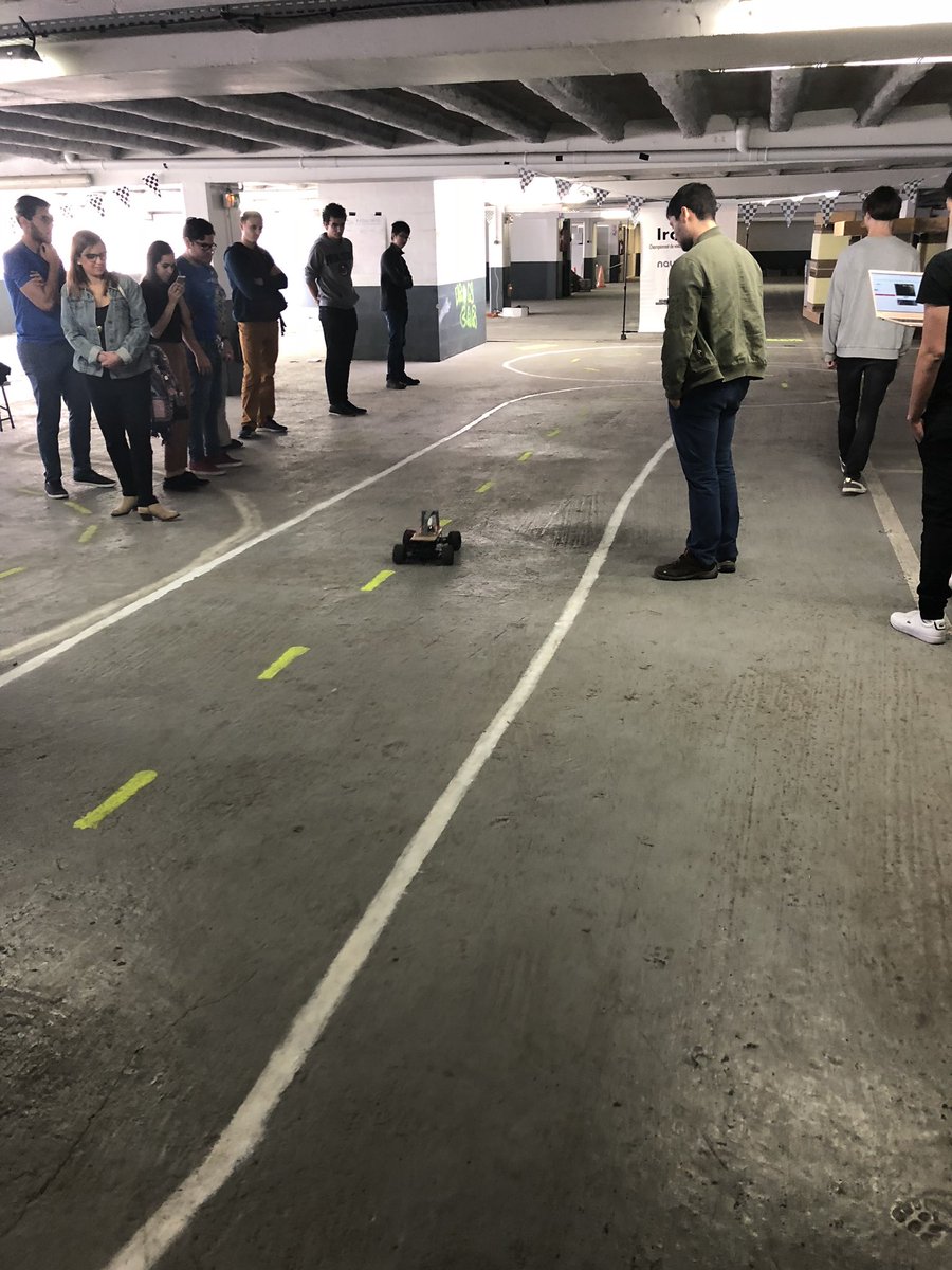 IronCarFrance's tweet photo. Course en live #ironcarfrance #MachineLearning #Autonomous_Car https://t.co/SAc5246zJn