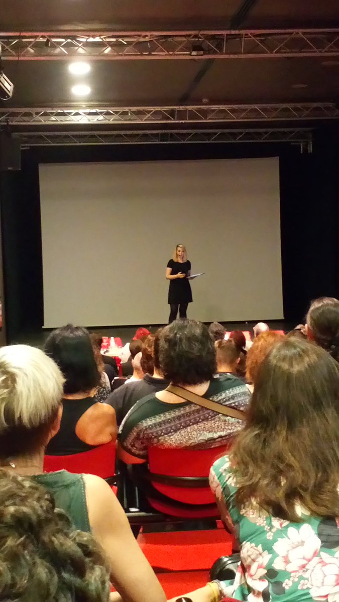 alemorort's tweet photo. Mucho mérito el de @raquelsastrecom resumiendo conferencias científicas a su manera. Se le da bien improvisar a pesar de ser aficionada a las ciencias #CJD18 https://t.co/DZIqlUUWjS