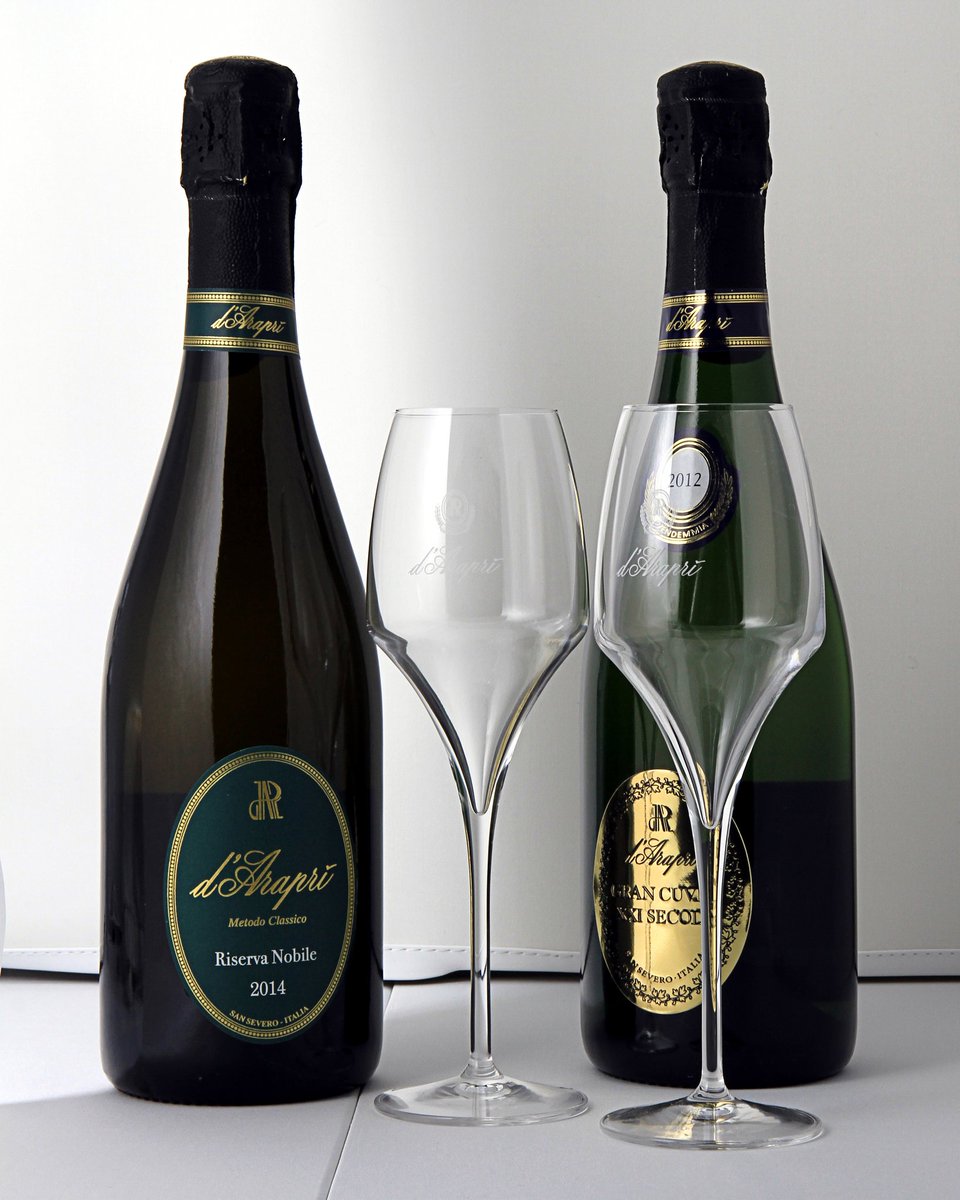 dArapriSpumanti's tweet photo. i gioelli di casa #daraprì #grancuvée XXI secolo 2012 e #RiservaNobile 2014 #metodoclassico #bollicinedauveitaliane #enjoydarapri #sansevero #weareinpuglia #italianbubbles #italianwine ph #danielerapini https://t.co/SXjrmM3TnU