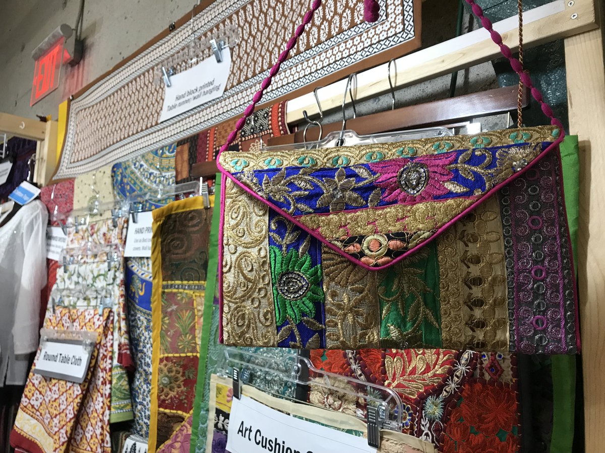 HamOntMarket's tweet photo. It's a #MarketDay in #HamONT
OPEN 8am to 6pm
#SupportYourLocalArtisans when you shop.
Visit Folk Art Prints in the Market today, beautiful selection of unique gift items available
See YOU @ the Market https://t.co/Jwdw8RwHSJ