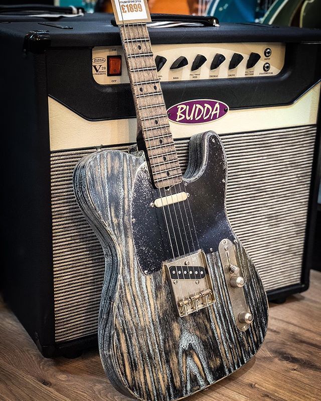 MusicStreetUK's tweet photo. Our @palirguitars Titan looks great! A steal at just £1899 with a hard case 👌🏻 #musicstreetuk #palir #palirguitars #telecaster https://t.co/SmzzIMTYwh