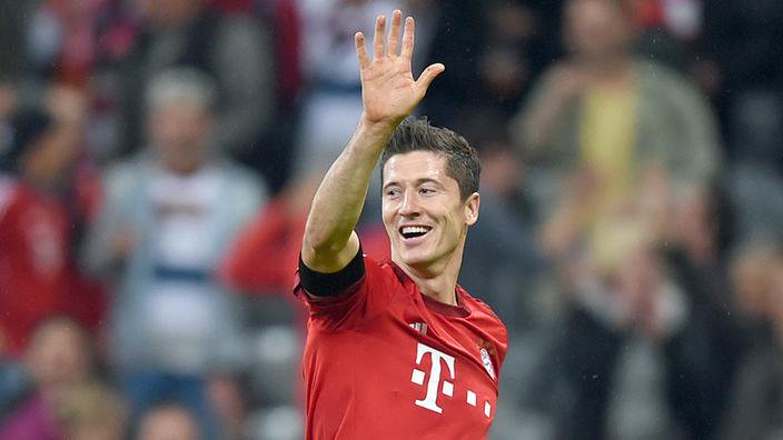Five goals. NINE MINUTES Happy birthday Robert Lewandowski 