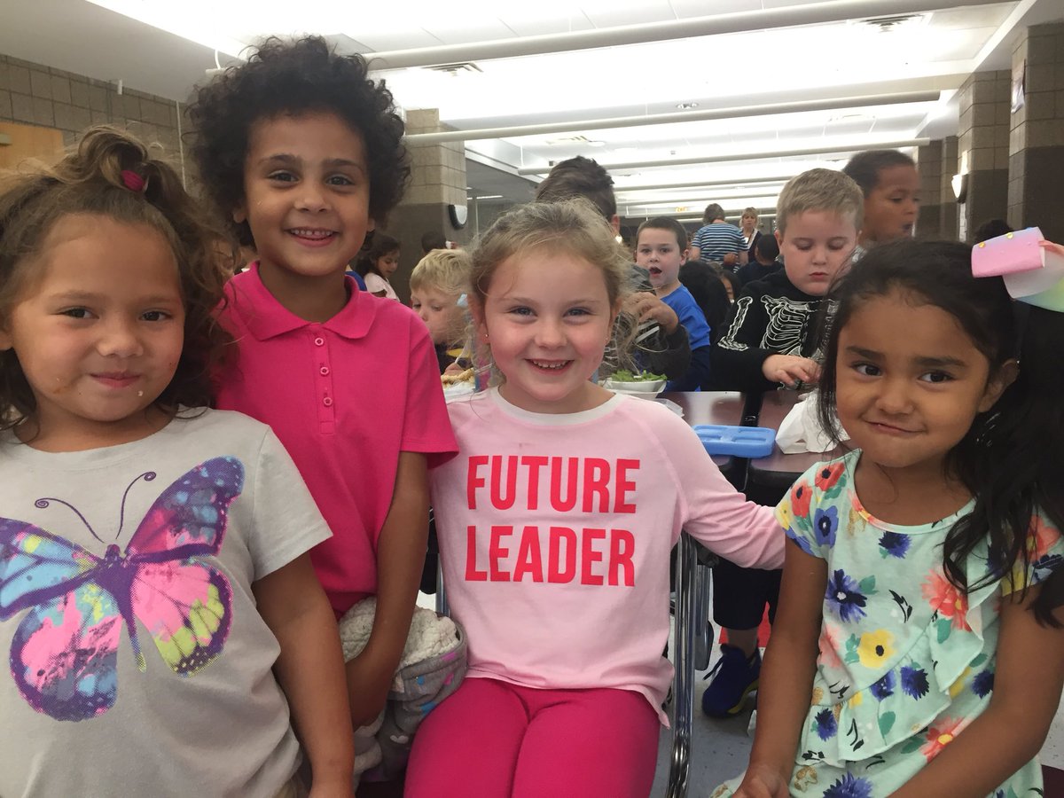 LisaCalaRuud's tweet photo. Yes little ones, you are our future leaders. https://t.co/x3agL0rt8P