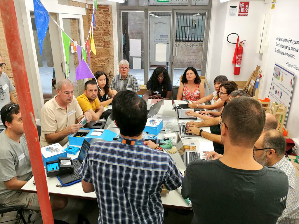 scratchcatala's tweet image. Gràcies a tots per venir i a @colectic_coop per fer-ho possible! #ScratchEdMeetup #BCN #ForçaScratch