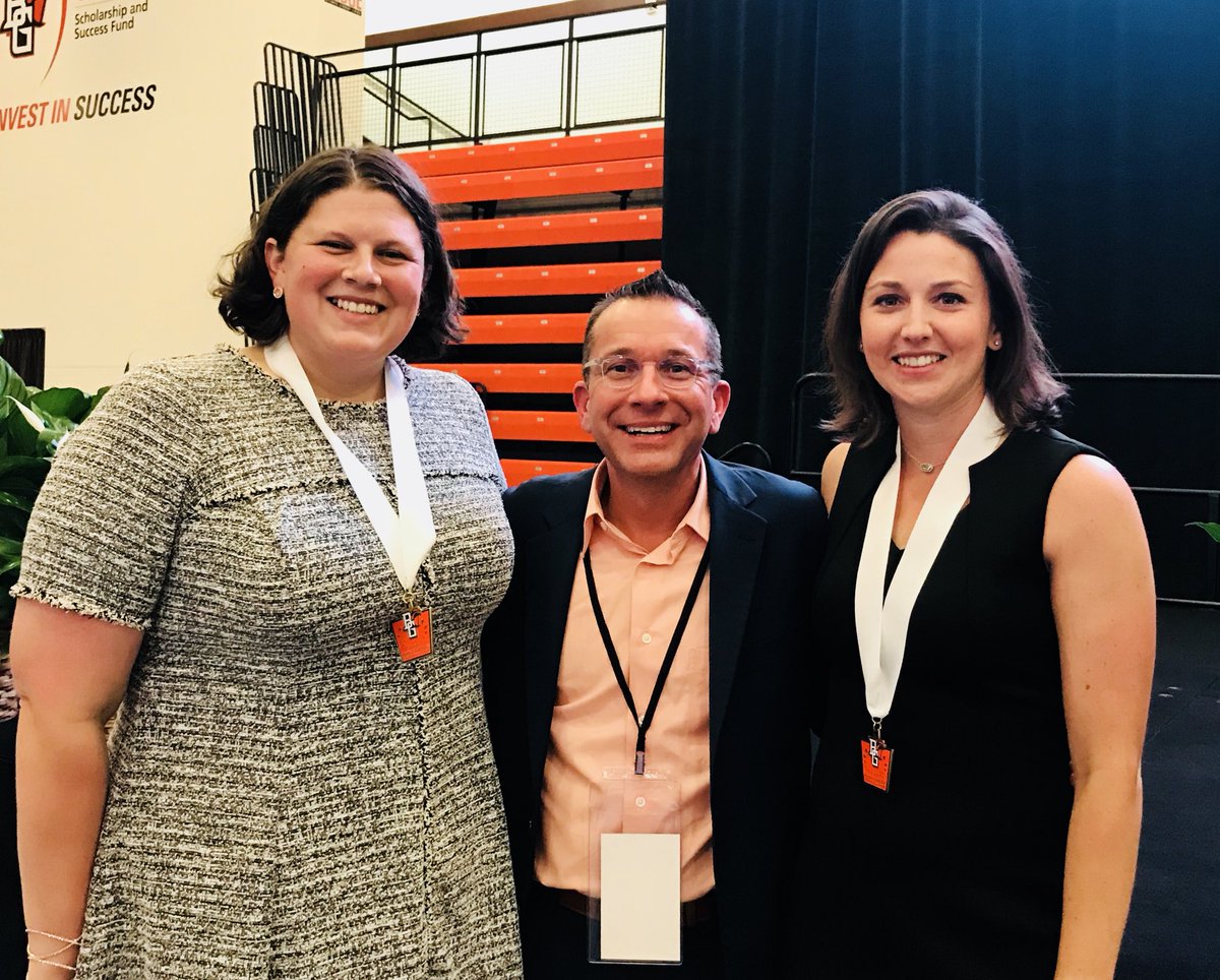 CurtMillerWBB's tweet photo. Heart full watching @CoachAchter_LU & @LizHonegger enter the BGSU Hall of Fame. Two of many in an unforgettable era in BGSU WBB history. #BGHOF #Sweet16 #TogetherWeAttack https://t.co/agct9qKDau