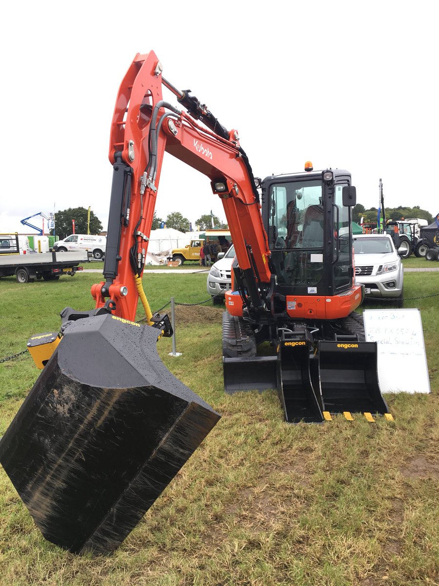Show special for last day of @APFExhibition Brilliant excavator complete THE BEST @engcon_ @engcon_uk  contact our show team for more details - Stand 12A