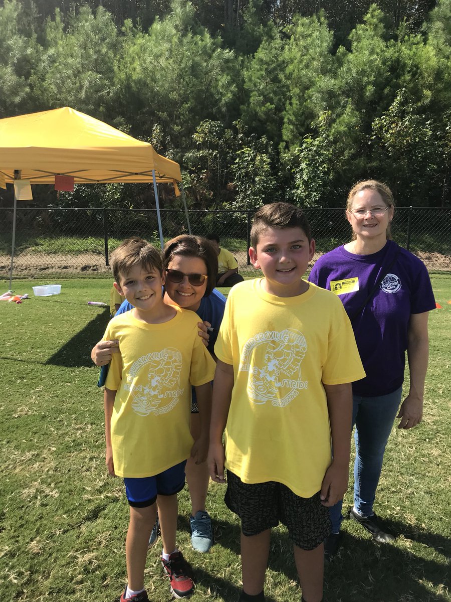 Mrs_Wayne_'s tweet photo. We had so much fun at the Pride Stride yesterday!  Our PTSO did an amazing job getting everything together and our kids did an awesome job running! #pvespride https://t.co/INkCgK61lc