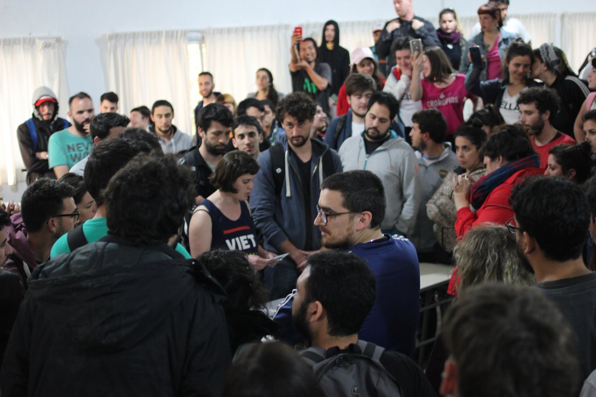 universidata's tweet photo. #Anticipo Se amplía el frente de la FULP y la Franja Morada pierde su cargo en el gremio estudiantil
El Frente "22 de noviembre" compuesto por la Mella y el Miles renovaron su co-presidencia, logrando también incluir a la Cámpora en la conducción.
#ContactoUniversitario https://t.co/8A5NPneJGI