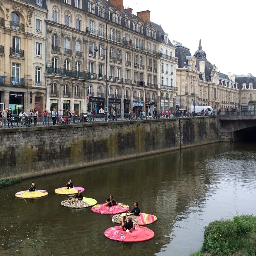 Myriam_Trellu's tweet photo. 🌿Inauguration des Jardins flottants en musique avec Agua Sonora 🎶 650 m2 en plein coeur du centre-ville #Rennes #BudgetParticipatif  #floatingplanters #nature #urbanisme https://t.co/Fi0b04LJ9C