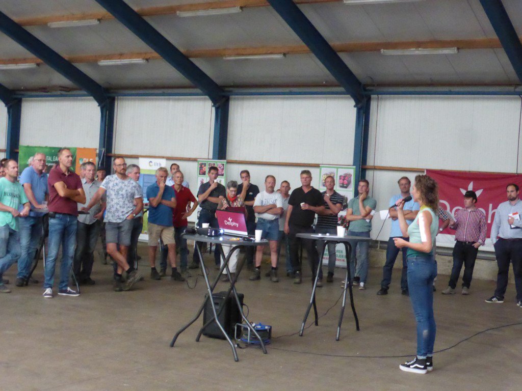 Afgelopen woensdag namen  120 boom en vaste planten kwekers , groentenkwekers en akkerbouwers kennis van nieuwe innovaties op het gebied van bodemverbetering, bodembewerking en plantversterkers. Gebroeders Seuren bedankt voor de prettige samenwerking.