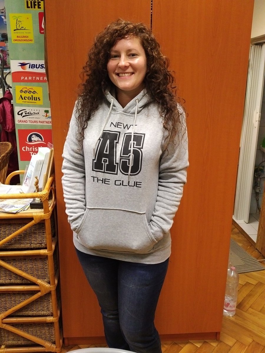 luzeless's tweet image. Look at this bloody awesome gift from my sweetest friend @erzsi14 *-*  I LOVE IT    Thank you so much shank! I&apos;m so glad u talked about it, i loved the movies and the books so much!! Seriously u need an award to recommend stuff for me!  #TMR #Newt #jamesdashner #wesball