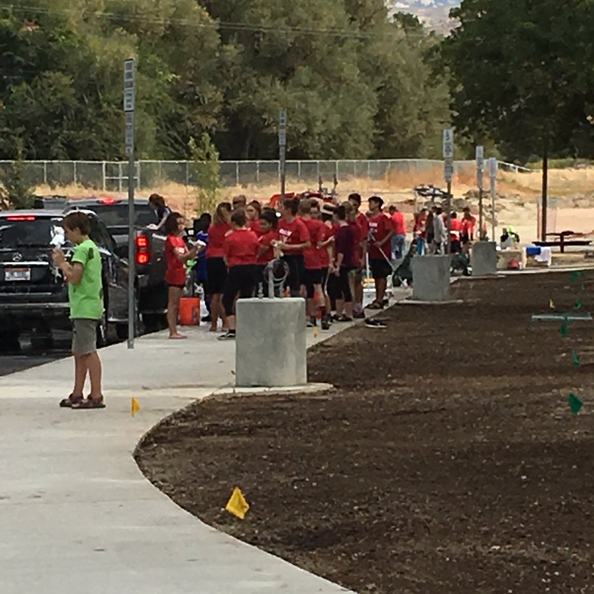 HillsideRams's tweet photo. Come out and support the #AVID kids, and get a clean car in the bargain! Today until 2:00. #RAMpride #BSDpride https://t.co/qpuPM1F4p5
