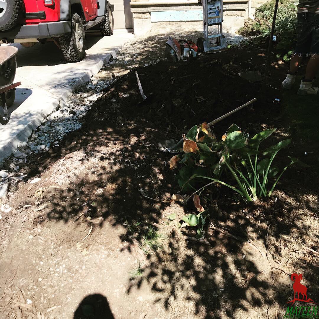 mateengeneral's tweet photo. ⛏🏗
⁣
Preparations underway! ⁣
⁣
Another project undergoing construction for a interlocked walkway + steps coupled with a flower bed for that extra aesthetic appeal! ⁣
⁣
Trust @mateengeneral with your project and watch your vision come to life!
⁣
📞 now for a free estimate https://t.co/dy7ffXIjVM