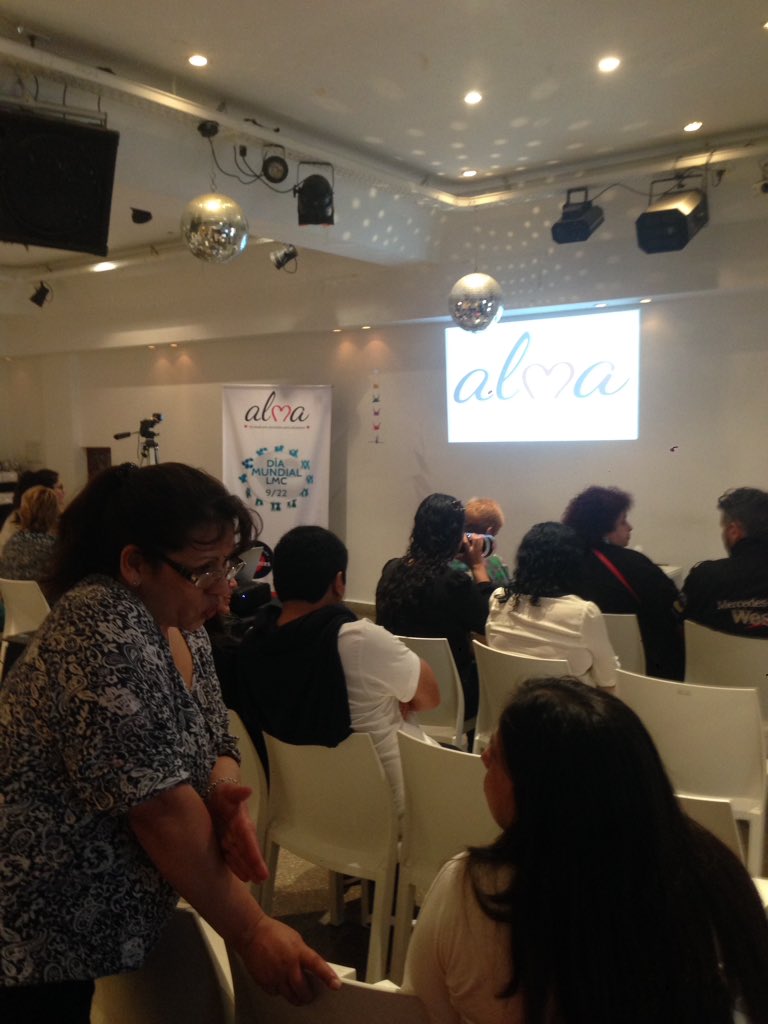 asociacionalma's tweet photo. Ya falta poco para dar inicio a nuestra charla de hoy !!!! Pregúntale a la especialista, queremos más pacientes informados .... no te la podes perder !! Transmitiremos en vivo #pabloperez #diamundialleucemia #wcml #mieloide #oncologia #wcmlday18 #todaytogether @cmladvocates https://t.co/BIa78HTpEn