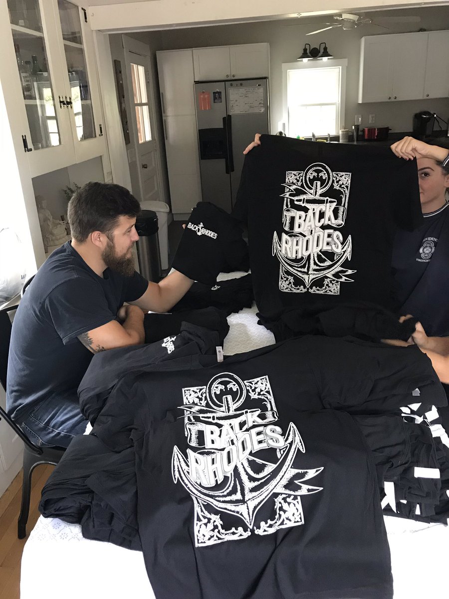 backrhodesband's tweet photo. New t-shirts have arrived! Grab one at the @Boatonian tonight or @localcountryfest at @IndianRanch tomorrow!
*All new CD-t-shirt combo for $25! We now take #Venmo, #Paypal & can ship!
#BackRhodes #RI #RhodeIsland #Boatonian #LocalCountryFest #IndianRanch #GreenvilleGraphics https://t.co/MwUSUDFqxF