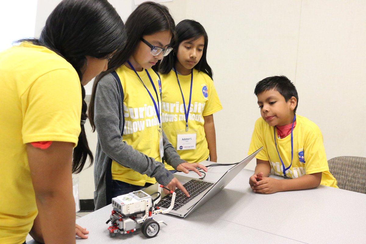 NASA_Aerospace's tweet photo. #HappeningNow @Fresno_State @FresnoKremenEdu - check out LEGO ROBOTICS with the EV3s https://t.co/zZvdY5L1K9