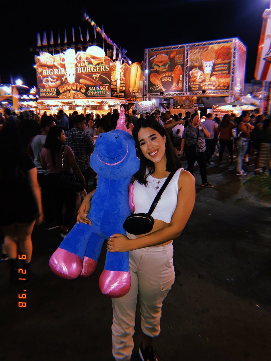 jayepusha's tweet photo. WINNING YOUR GIRL A STUFFED ANIMAL GOTTA BE ONE OF THE BEST FEELINGS IN THE WORLD 🖤 https://t.co/ooJBr3PY4N