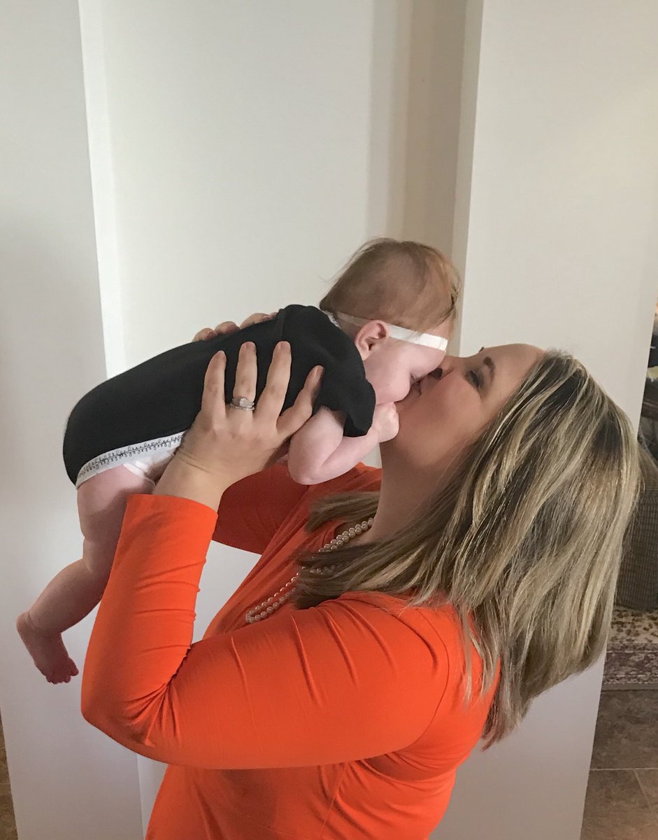 WhitBurksGood's tweet photo. My little orange family is ready to cheer on the Vols! #GoVols #GatorHater #CutestFanEver #BigOrangeBaby 🧡🏈 https://t.co/GvXK2RGMJh