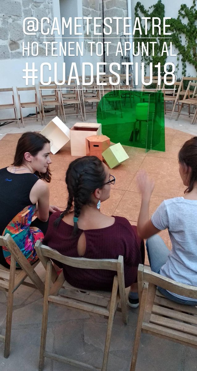 cuadestiu's tweet photo. Tot apunt al #Cuadestiu18 per a l'actuació de @CametesT https://t.co/T7oMyIwjbr