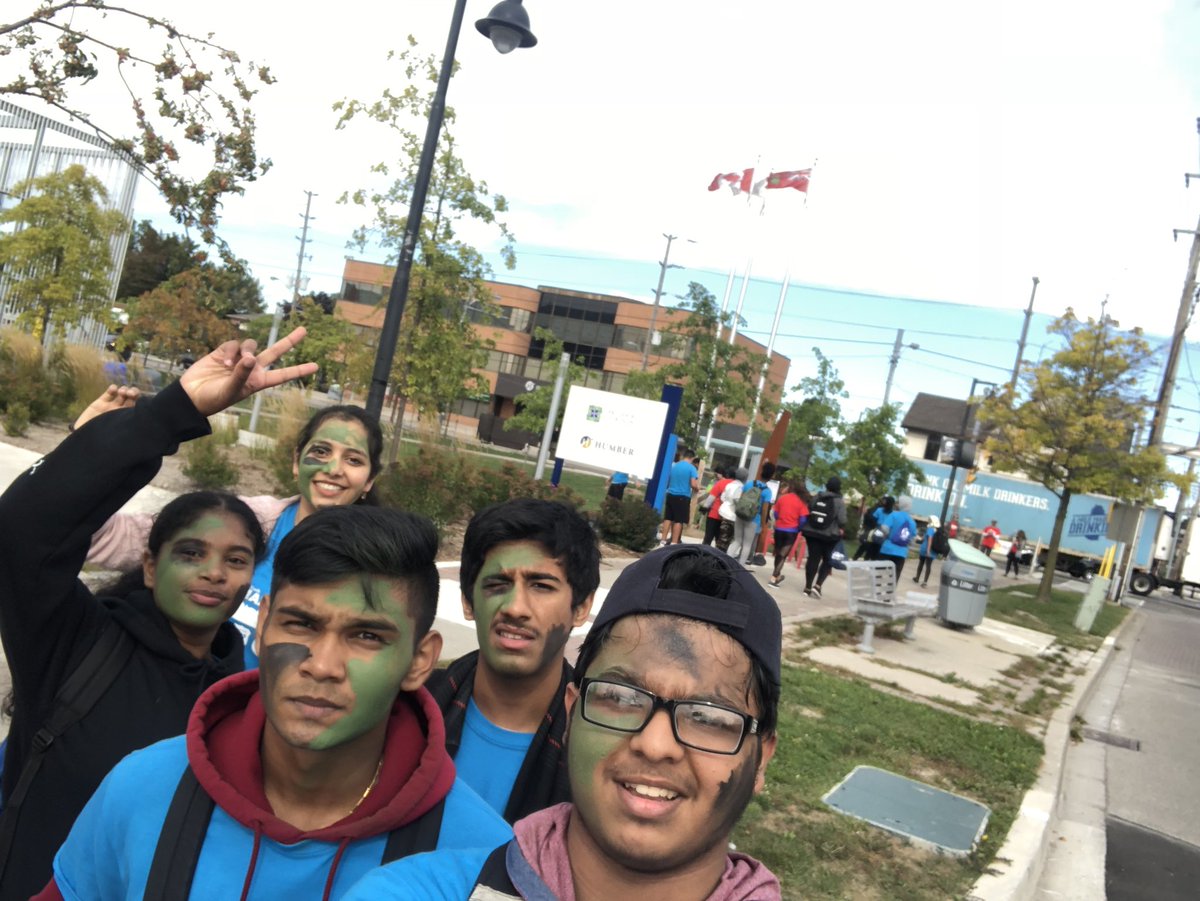IshraqChowdhur4's tweet photo. #TYAR18 #Canadaianflag #canada #flag #ontario https://t.co/5sUcemttnI