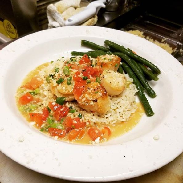 BlueHoundTap's tweet photo. Yes...this is the type of meal you can write home about! 🖋️ #ScallopScampi
.
.
.
#BlueHoundCookeryandTaproom #TheBlueHound #IvorytonCT #IvorytonEats #CTEats #Taproom #CTbar #foodies #foodpics #eeeeeats #creole #creolecuisine #creoleeats #scampi #scallopscampi #seafood #yummy https://t.co/ZquoypAk5v