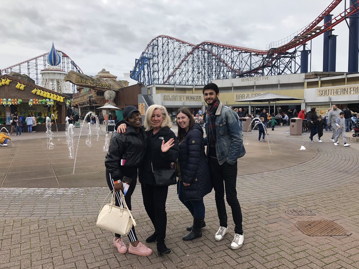 smontgomery1980's tweet image. Fab day with @Calderconfs giving some loving in the tunnel of Love  @HallmarkHotels time to go see the lights