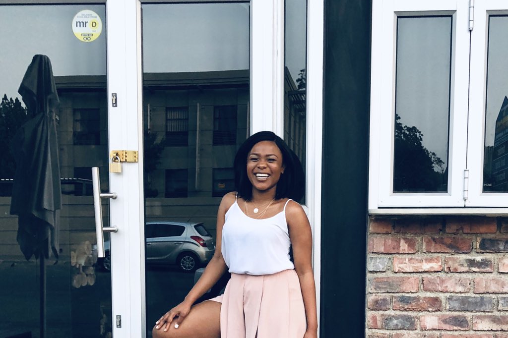 KK_Maitisa's tweet photo. Happy because I get to eeeaaat! Can you tell?? 😂😂😂
#ManInFood #ManMagSA #MyKitchenSa #CafeTibz
#Foodie #LoverOfFood https://t.co/WLRDUtmZJT