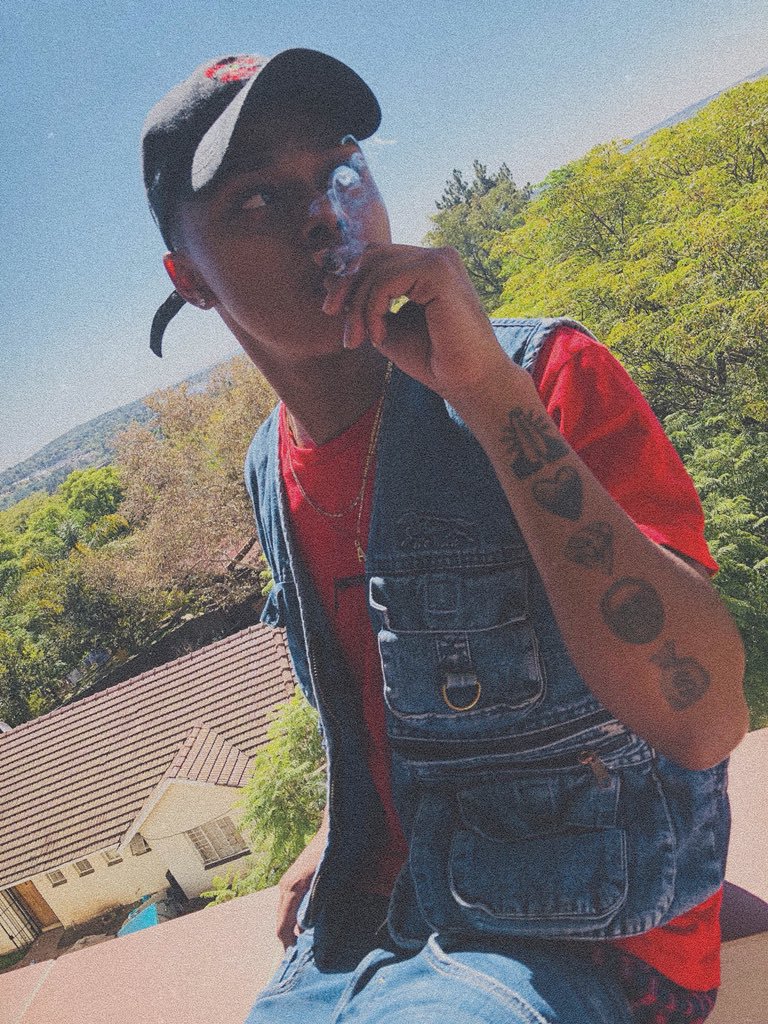 Who's the best between Nasty c and A_Reece❓
.
.
.
Hit like♥ for Nasty C 
.
Hit Retweet 🔁for A_Reece