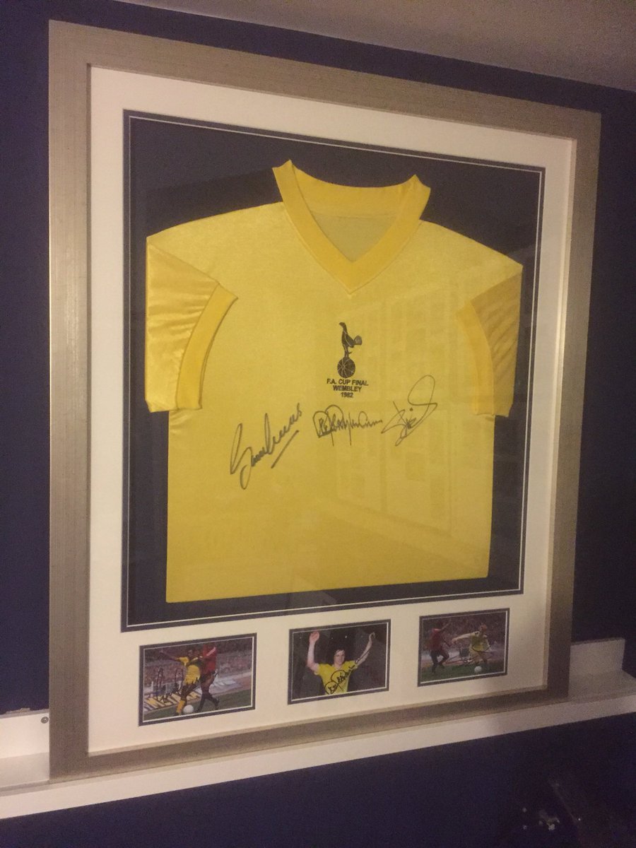 richardhambly2's tweet photo. Thanks to Adam @sportsframe legends nights by @PollyPeck &amp; @chessspur and  Steve p, crooks @SteveArchibald8 https://t.co/hj6IiuphhL