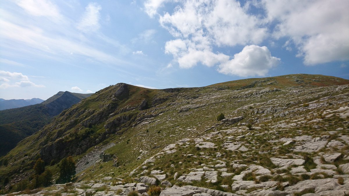 m_budimlic's tweet photo. We're still full of energy from #EUROCRIM2018. Today, with volunteers at 1896 m.a.s.l. #Obalj #Lukomir #Sarajevo #BiH #najfakultet #FKKSS https://t.co/W09GbNndnm