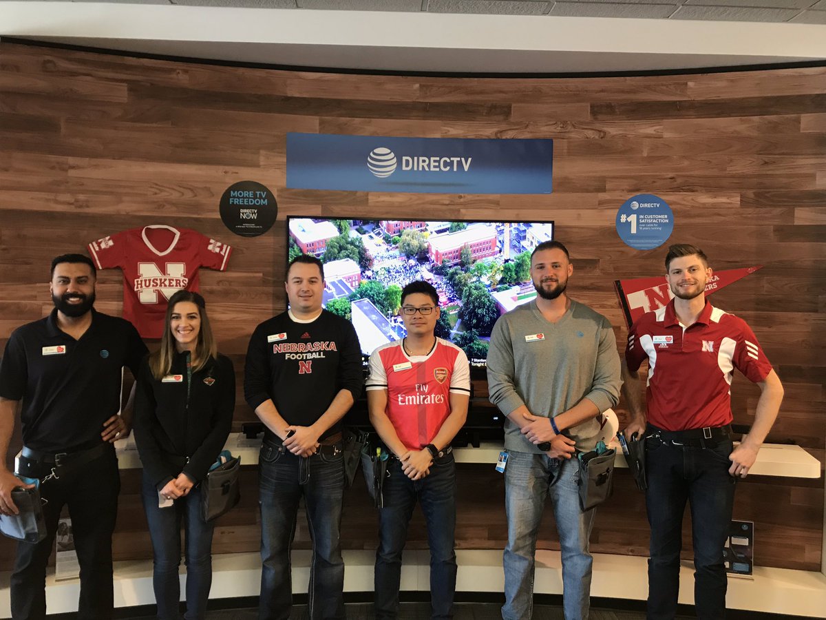 kobyatwork's tweet photo. Wolves showed up to work today. Come into our store youโll be helped by smiling faces and amazing prices on the greatest tech including the new IPhone Xโs Max or the Samsung Note 9. @bpeterson407 @TurnerKenney @BrianWest_NP #wolvesofdodgestreet #dodgestreet #BOLDNorthenPlains https://t.co/Zs8MQBwxJR