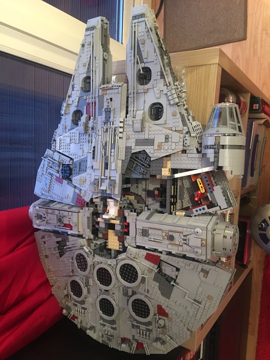 LGBTconstruct's tweet photo. It’s not every day you can say you built the cockpit of the #UCSmilleniumfalcon @LEGO_Group #YearOfEngineering https://t.co/Cg8TruzPrv