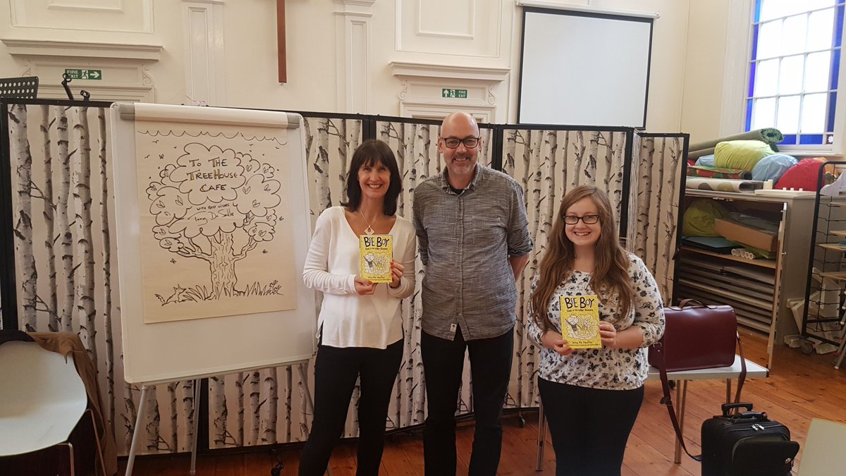 RBWM_Libraries's tweet photo. What fun we had this morning with illustrator and beekeeper extraordinaire @TonyDeSaulles 🐝✏ Thank you so much for joining @RBWM_Libraries at the #TreeHouseCafe for this year's @WindsorFringeUK 🙌 please come back and visit soon! https://t.co/M5xBfk0zof
