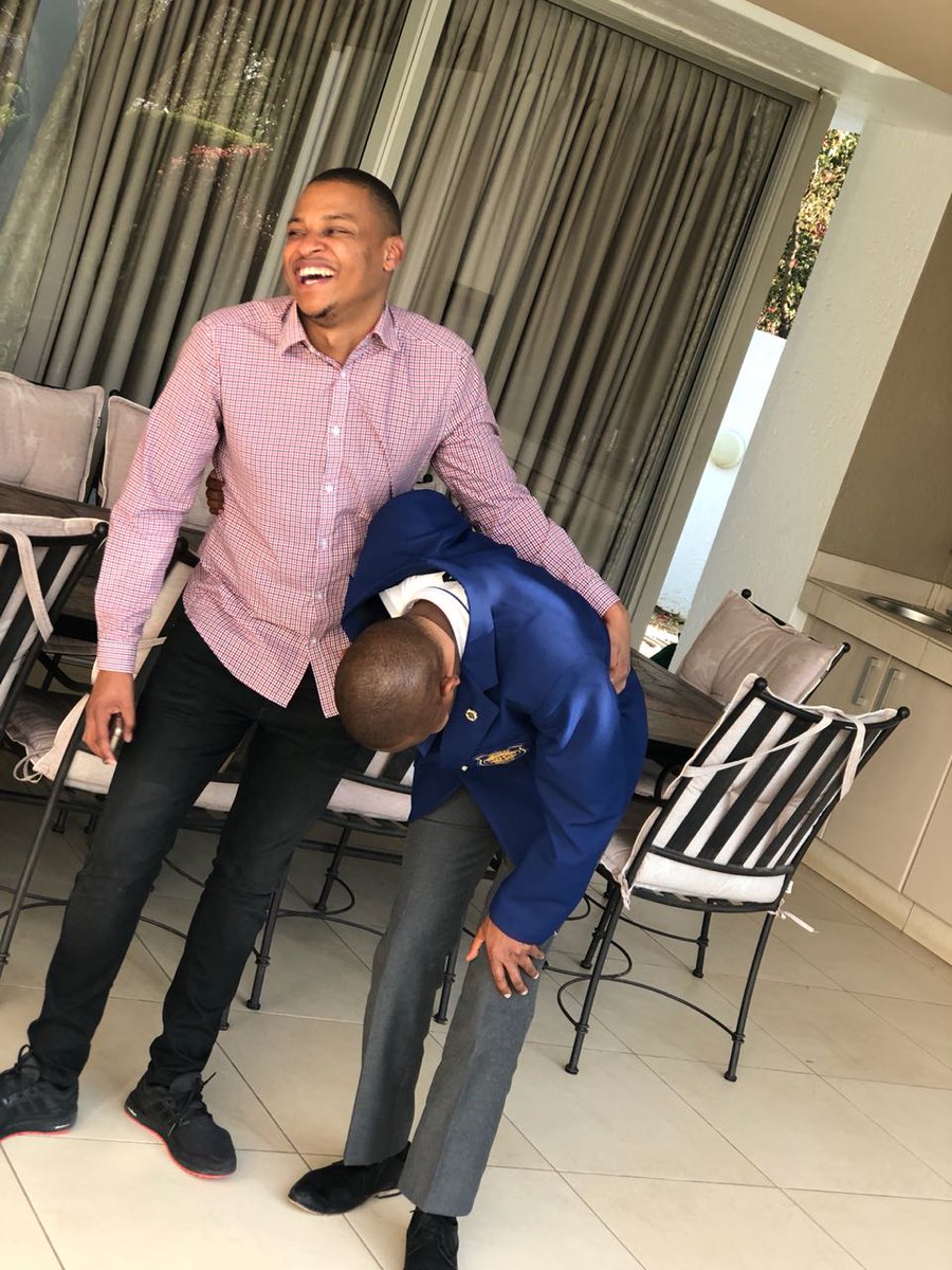 PhikolomziKhiba tweet picture